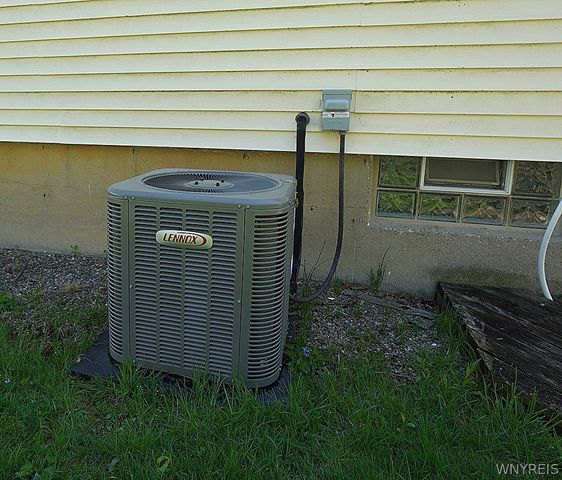 5790 Walden Drive, Hamburg, NY 14085