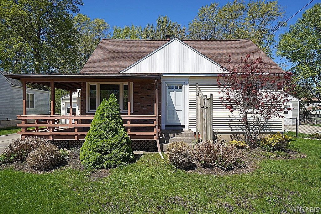 5790 Walden Drive, Hamburg, NY 14085