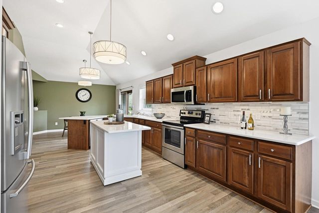 1619 Tallgrass CIRCLE, Waukesha, WI 53188