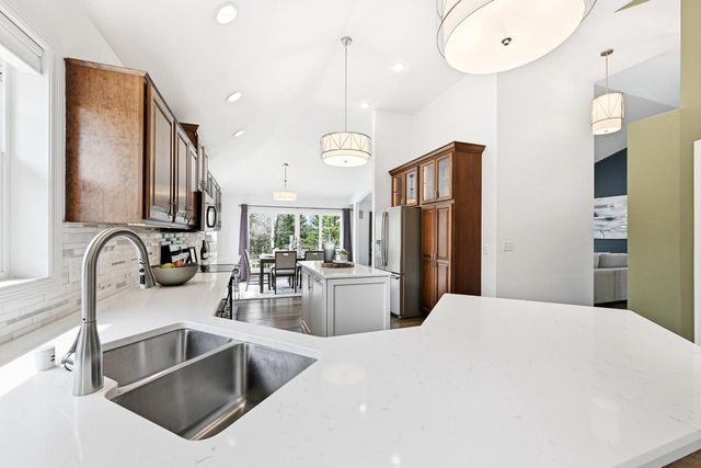 1619 Tallgrass CIRCLE, Waukesha, WI 53188
