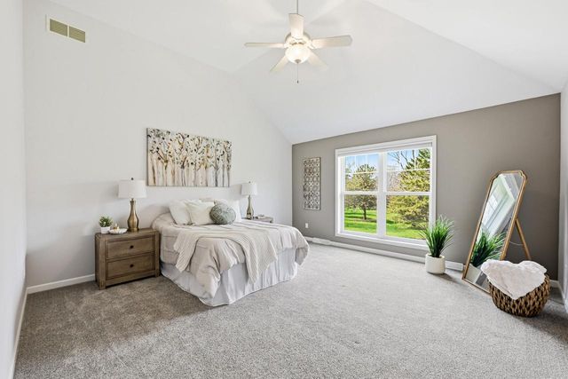 1619 Tallgrass CIRCLE, Waukesha, WI 53188