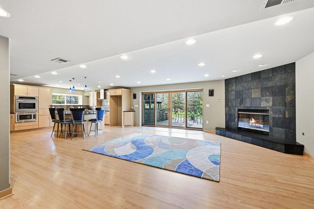 1619 Tallgrass CIRCLE, Waukesha, WI 53188