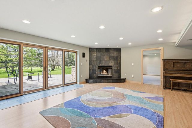 1619 Tallgrass CIRCLE, Waukesha, WI 53188
