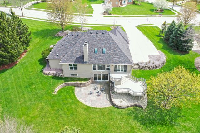 1619 Tallgrass CIRCLE, Waukesha, WI 53188