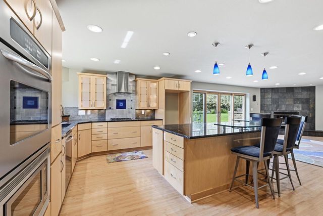 1619 Tallgrass CIRCLE, Waukesha, WI 53188