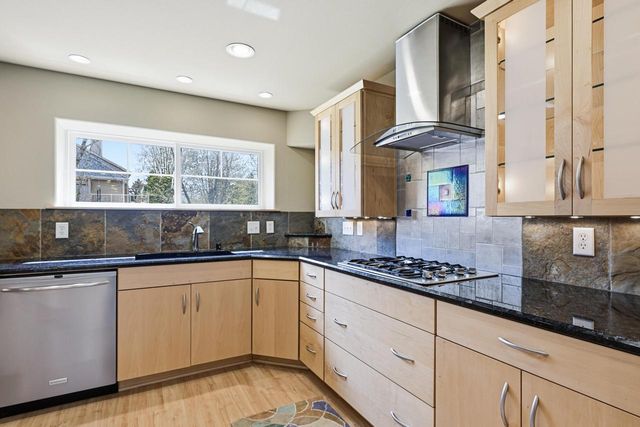 1619 Tallgrass CIRCLE, Waukesha, WI 53188