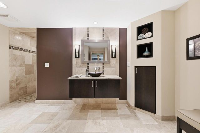 1619 Tallgrass CIRCLE, Waukesha, WI 53188