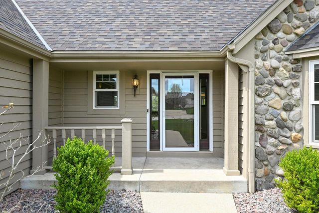 1619 Tallgrass CIRCLE, Waukesha, WI 53188
