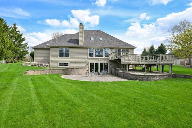 1619 Tallgrass CIRCLE, Waukesha, WI 53188
