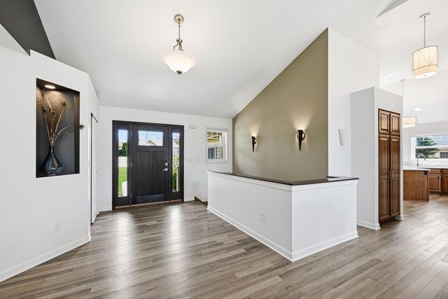 1619 Tallgrass CIRCLE, Waukesha, WI 53188