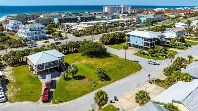 1730 Ensenada Uno, Pensacola Beach, FL 32561