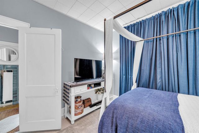 1319 John St, Winfield, KS 67156