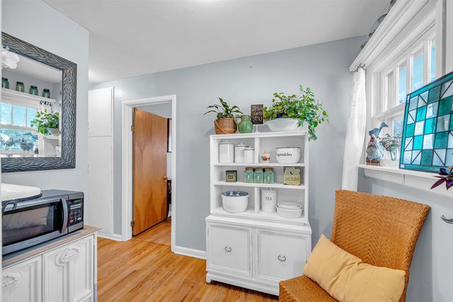 1319 John St, Winfield, KS 67156