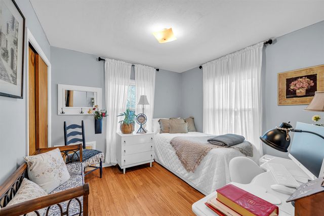 1319 John St, Winfield, KS 67156