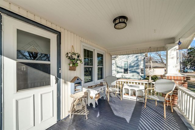 1319 John St, Winfield, KS 67156