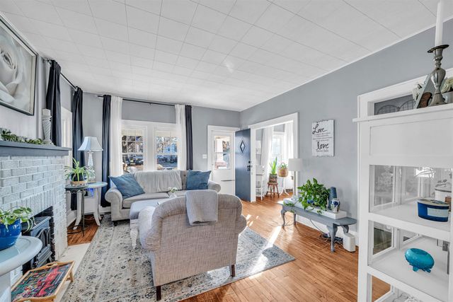 1319 John St, Winfield, KS 67156