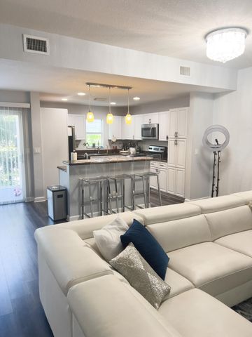 425 NE 1st Street, Pompano Beach, FL 33060