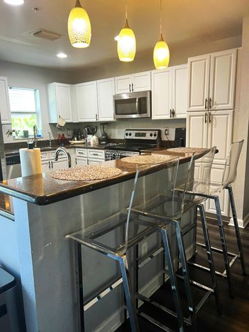 425 NE 1st Street, Pompano Beach, FL 33060