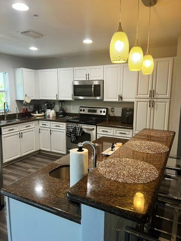 425 NE 1st Street, Pompano Beach, FL 33060