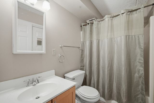 36 Maple Crest Cir F, Holyoke, MA 01040