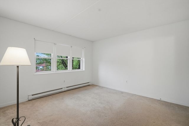 36 Maple Crest Cir F, Holyoke, MA 01040