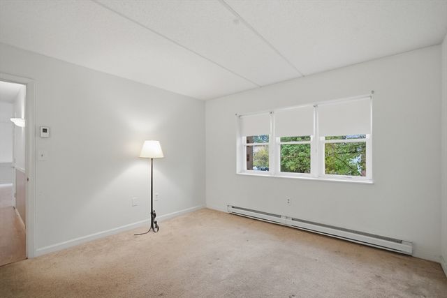 36 Maple Crest Cir F, Holyoke, MA 01040