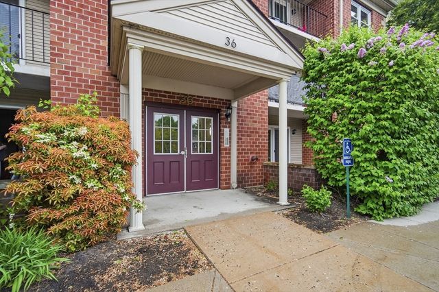 36 Maple Crest Cir F, Holyoke, MA 01040