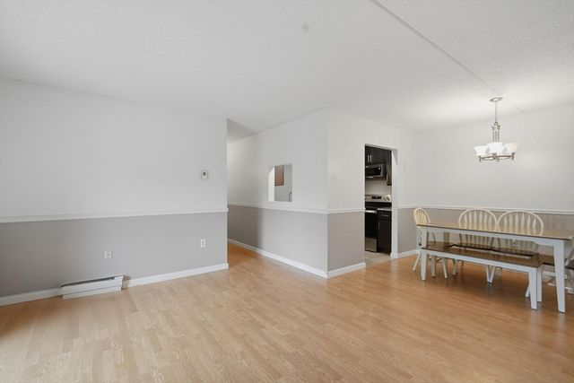 36 Maple Crest Cir F, Holyoke, MA 01040