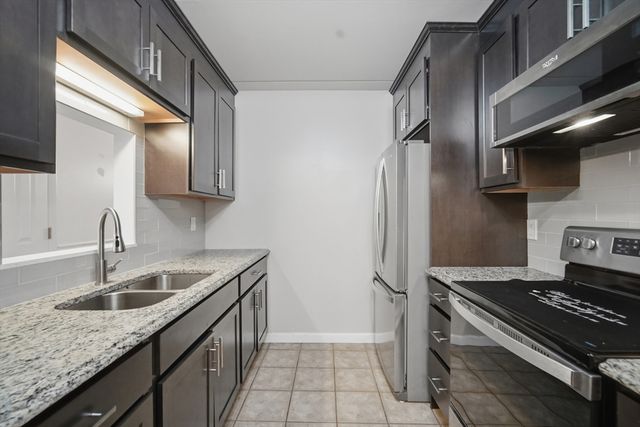 36 Maple Crest Cir F, Holyoke, MA 01040
