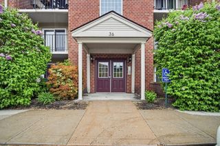 36 Maple Crest Cir F, Holyoke, MA 01040