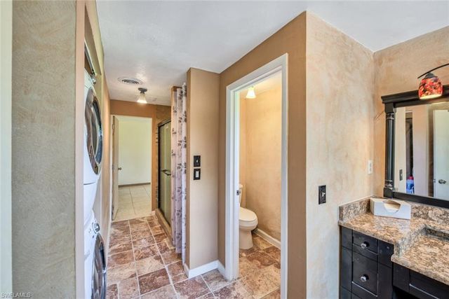 29 Caribbean RD, Naples, FL 34108