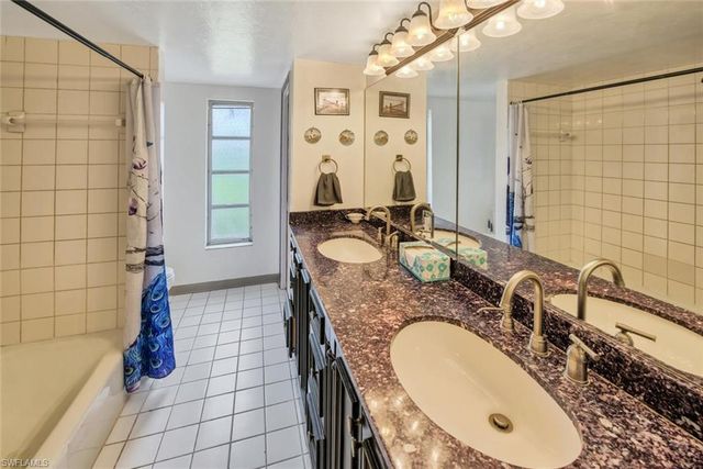 29 Caribbean RD, Naples, FL 34108