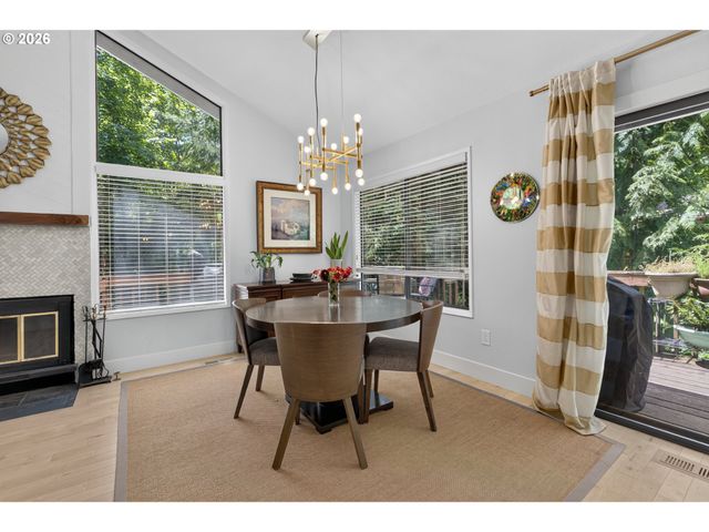 9925 Sw QUAIL POST Rd, Portland, OR 97219