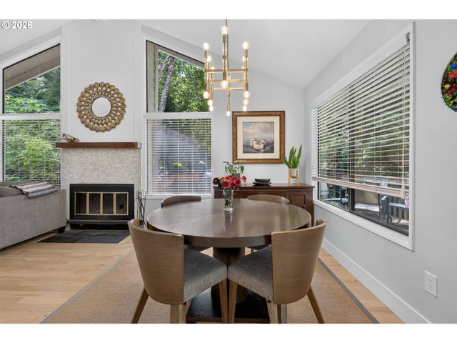 9925 Sw QUAIL POST Rd, Portland, OR 97219