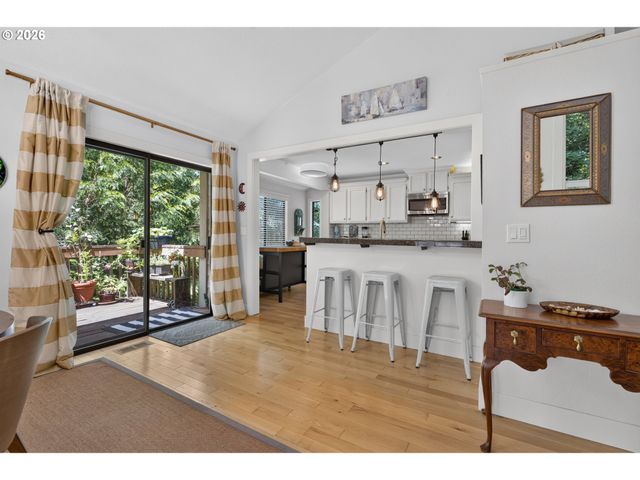9925 Sw QUAIL POST Rd, Portland, OR 97219