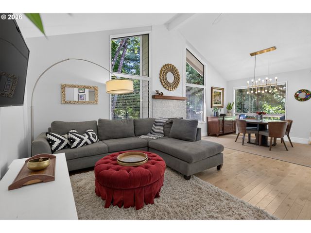 9925 Sw QUAIL POST Rd, Portland, OR 97219