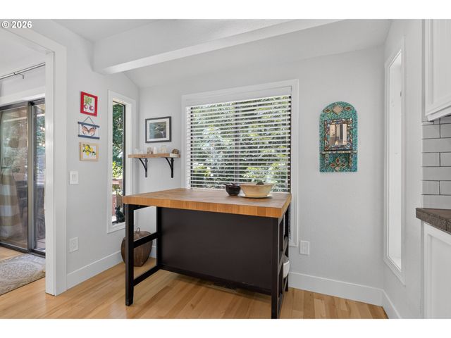 9925 Sw QUAIL POST Rd, Portland, OR 97219