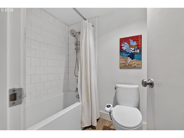 9925 Sw QUAIL POST Rd, Portland, OR 97219