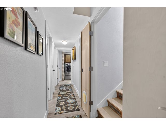 9925 Sw QUAIL POST Rd, Portland, OR 97219