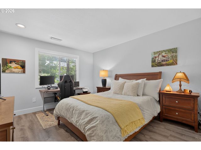 9925 Sw QUAIL POST Rd, Portland, OR 97219