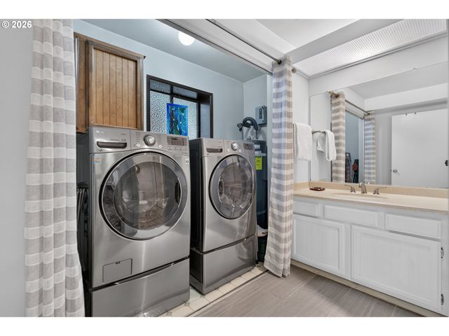 9925 Sw QUAIL POST Rd, Portland, OR 97219