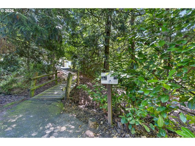 9925 Sw QUAIL POST Rd, Portland, OR 97219