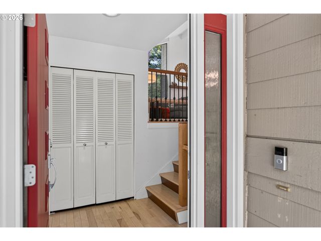 9925 Sw QUAIL POST Rd, Portland, OR 97219