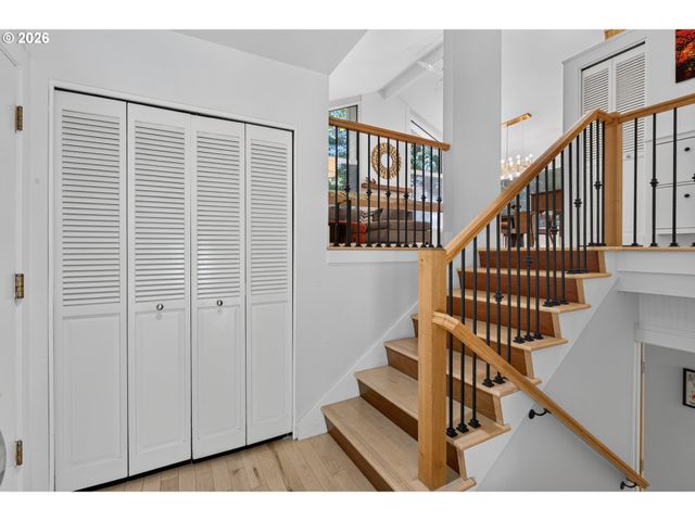 9925 Sw QUAIL POST Rd, Portland, OR 97219