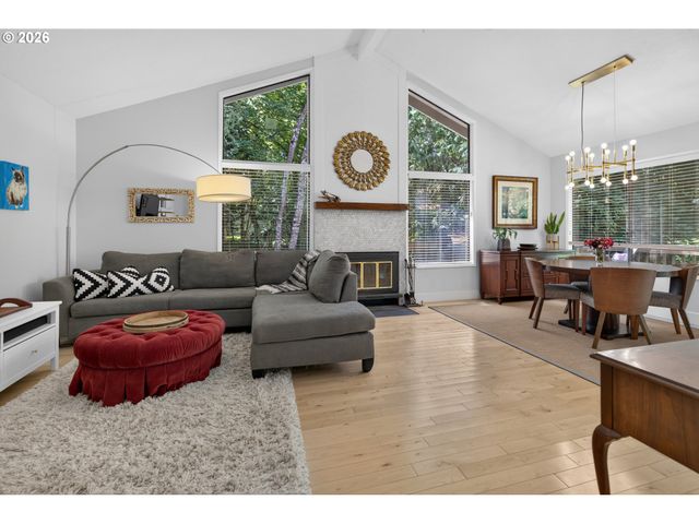 9925 Sw QUAIL POST Rd, Portland, OR 97219