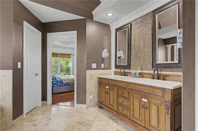 7228 Widmer Road, Shawnee, KS 66216