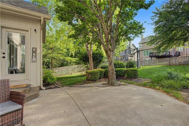 7228 Widmer Road, Shawnee, KS 66216