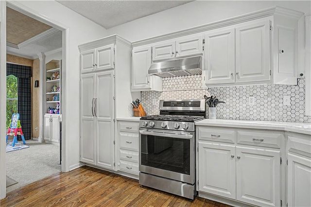 7228 Widmer Road, Shawnee, KS 66216