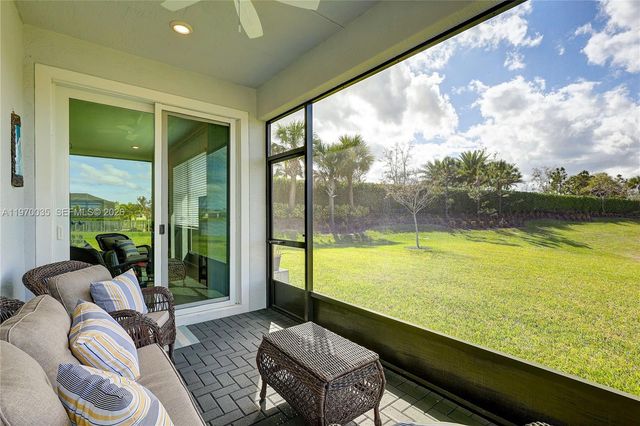 548 SE Plumeria Dr, Port St. Lucie, FL 34984