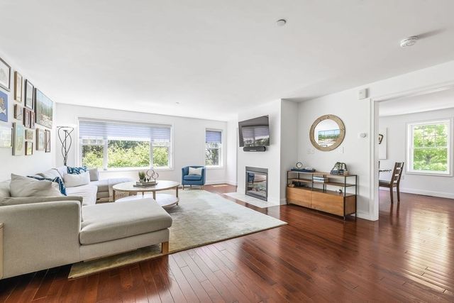 30 Webster St 4, Needham, MA 02494